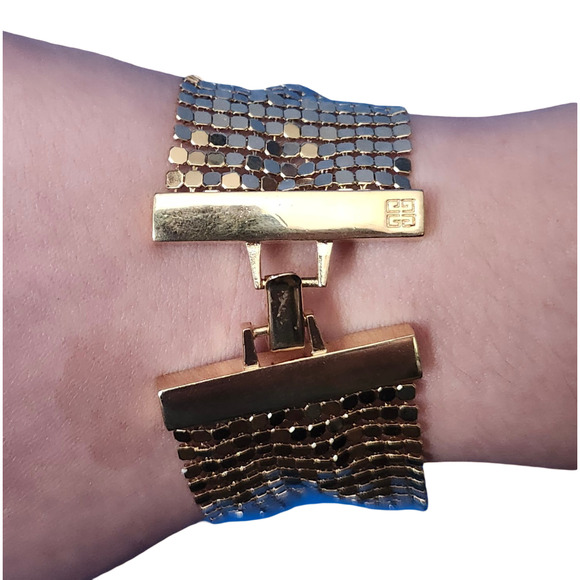 RARE Vtg 1970s 80s Givenchy Mesh Runway Gold Plated Bracelet - Picture 1 of 8